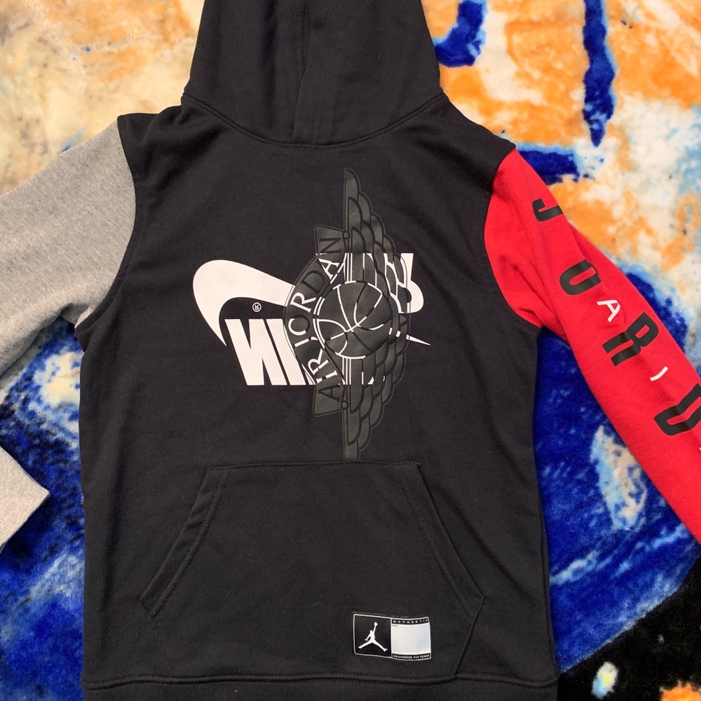 Boys Jordan sweatshirt size medium